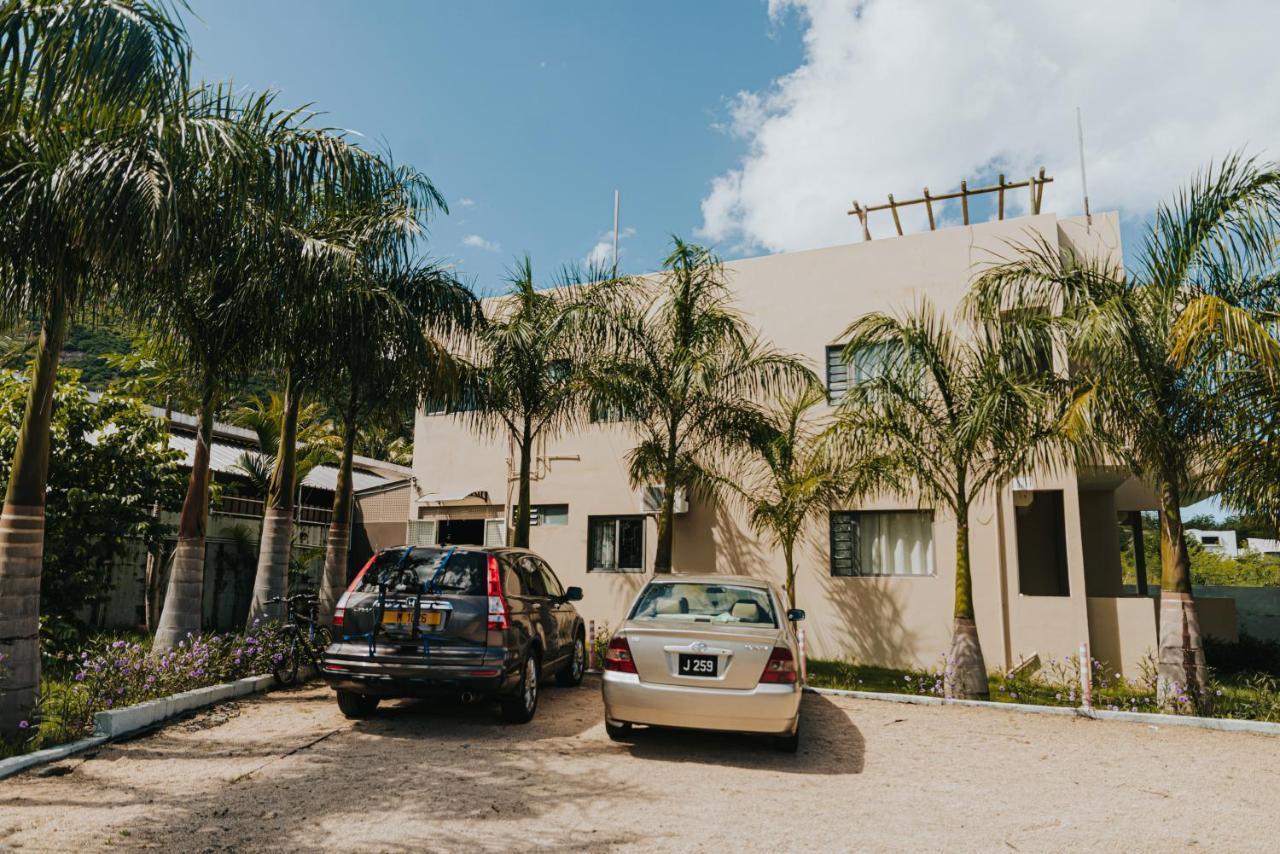 Luxe Exotica Apartments La Gaulette Esterno foto